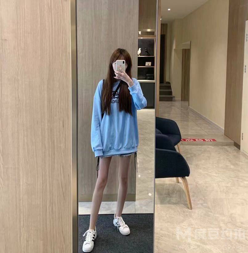 黑白模特