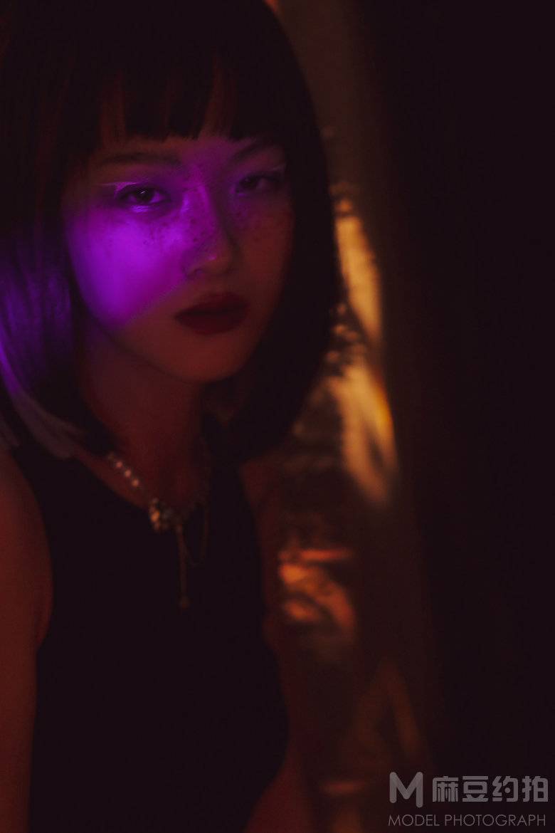 情绪模特