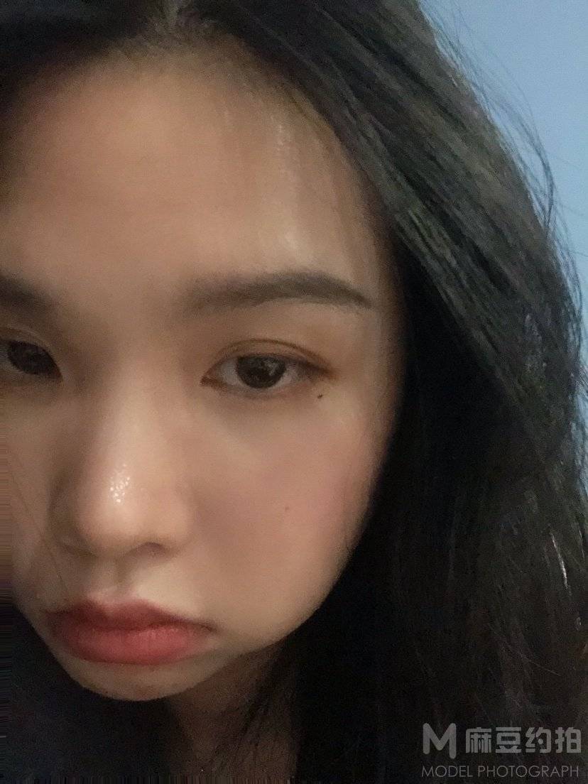 黑白模特