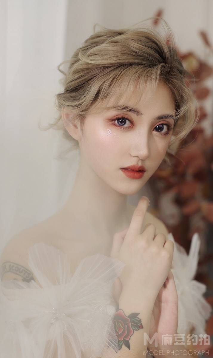 妆容模特