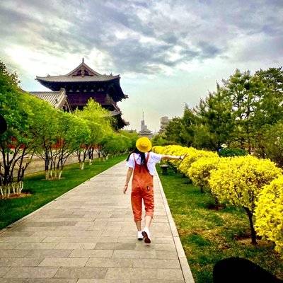 校园模特
