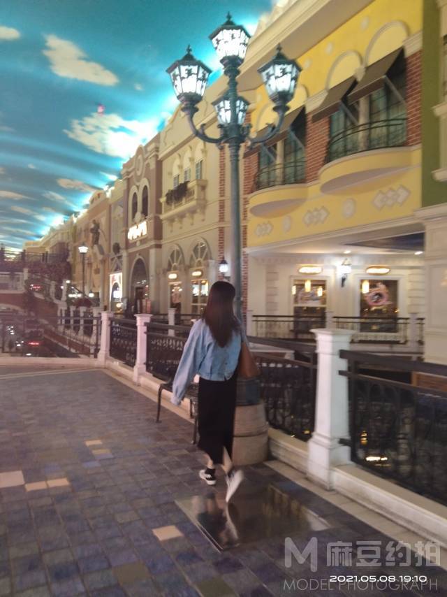校园模特