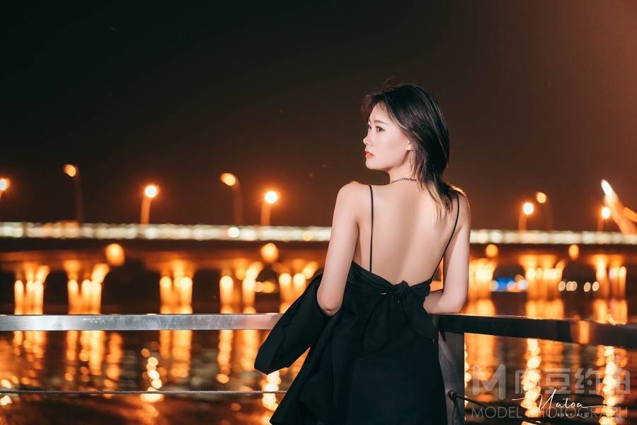 夜景模特