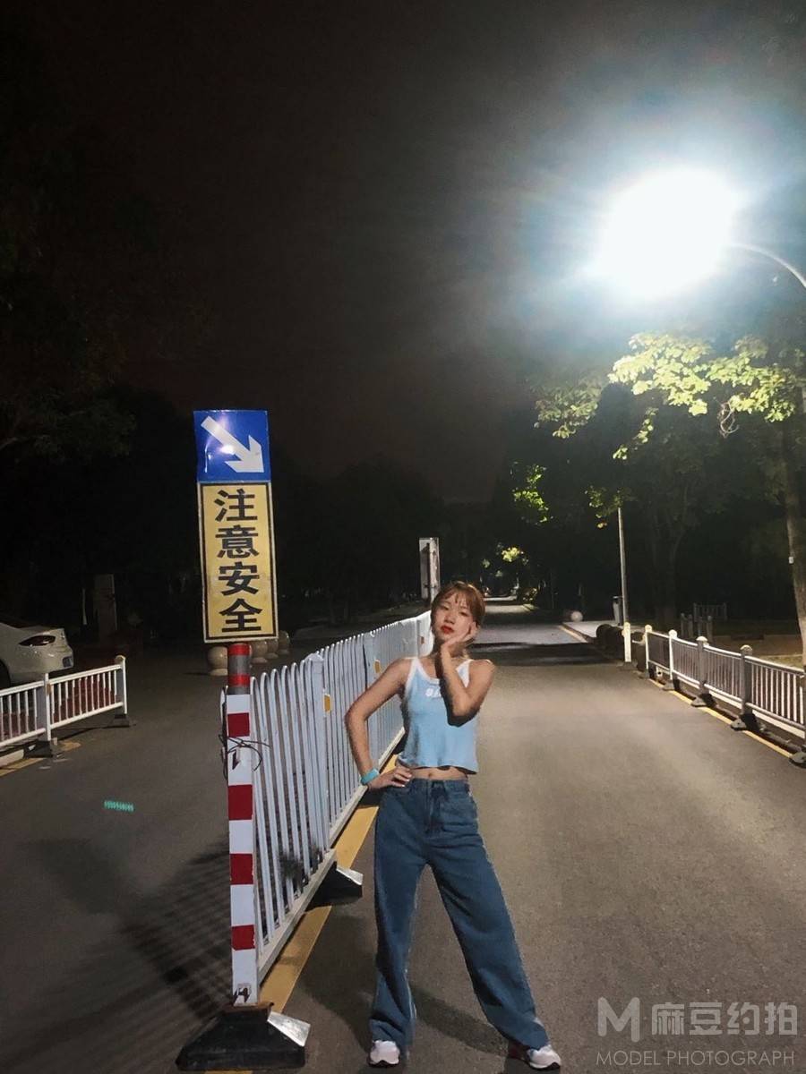 校园模特