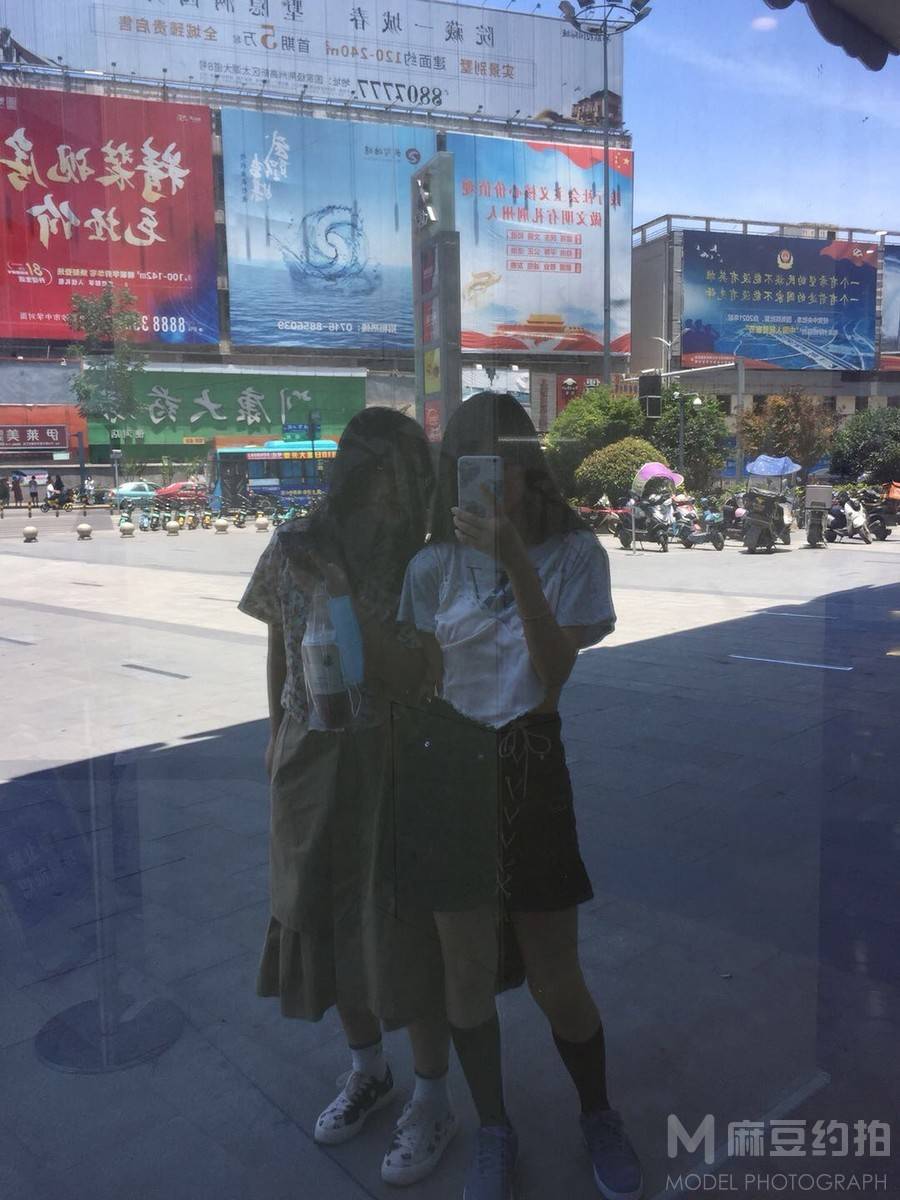 校园模特