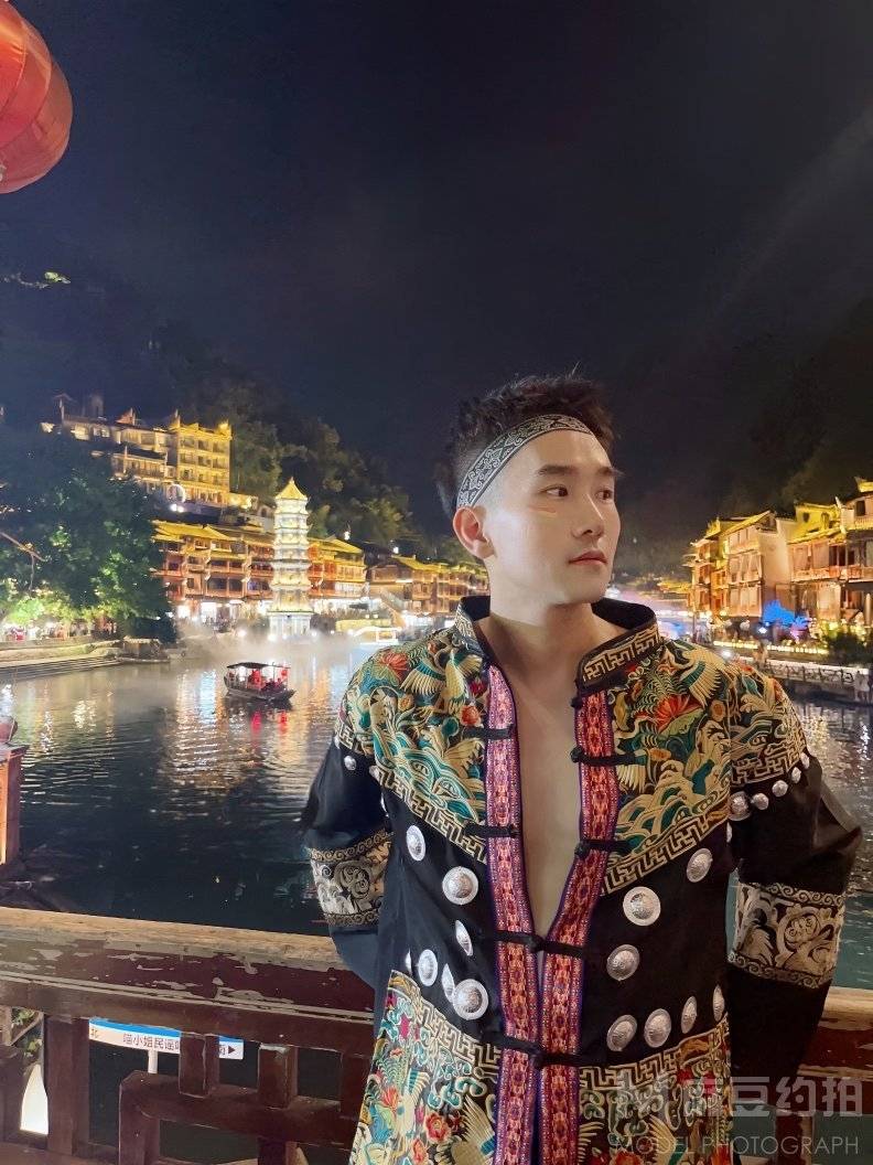夜景模特