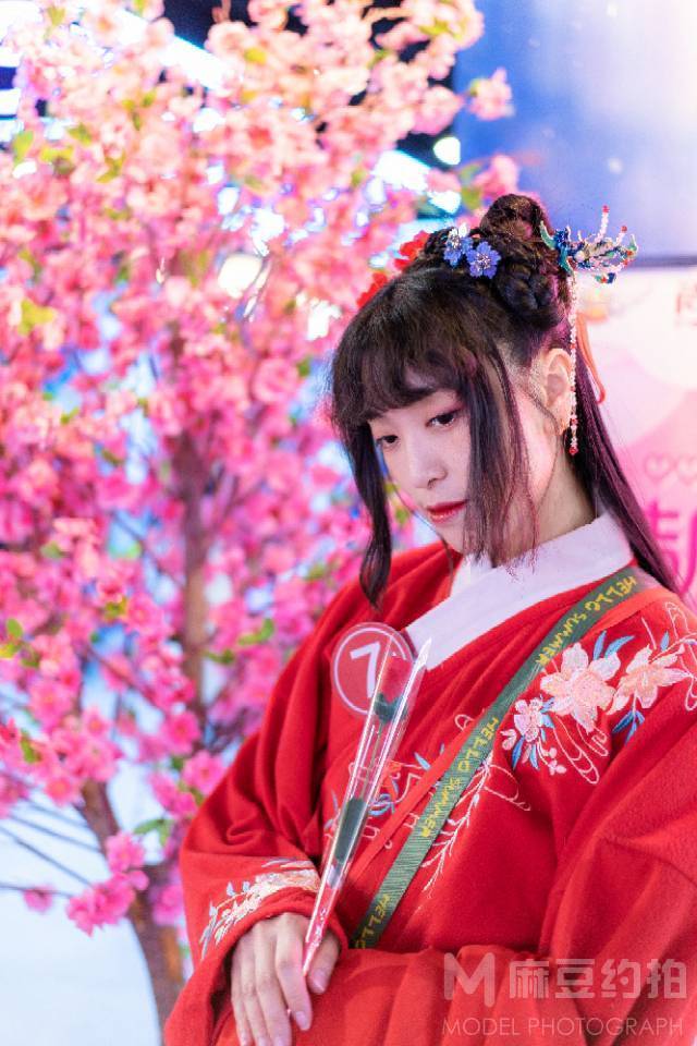 汉服模特