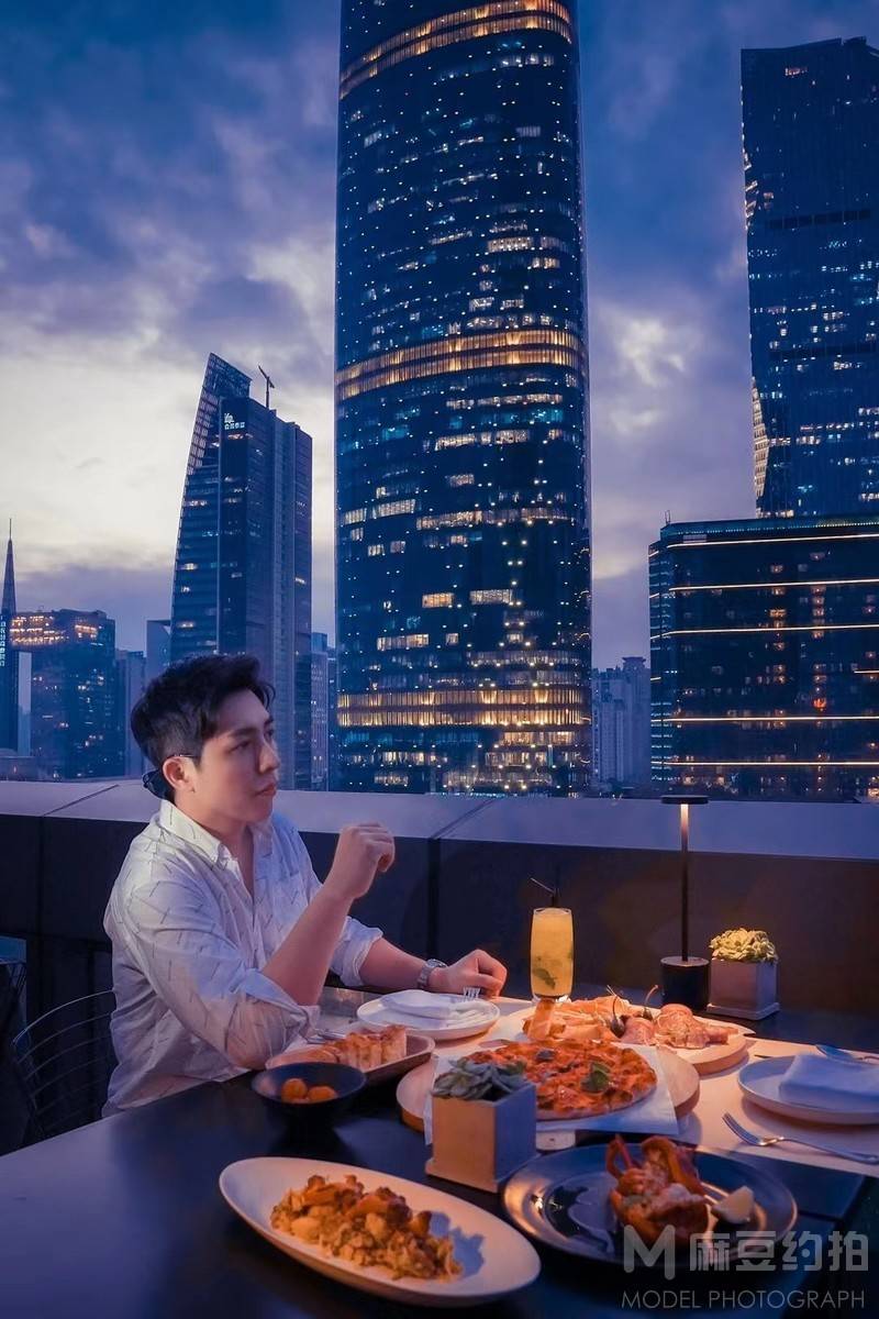 夜景模特