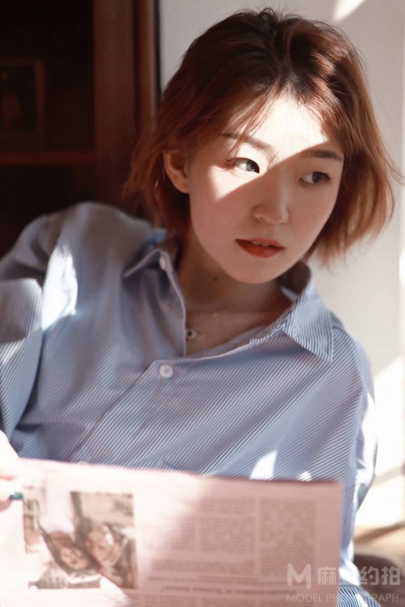 情绪模特