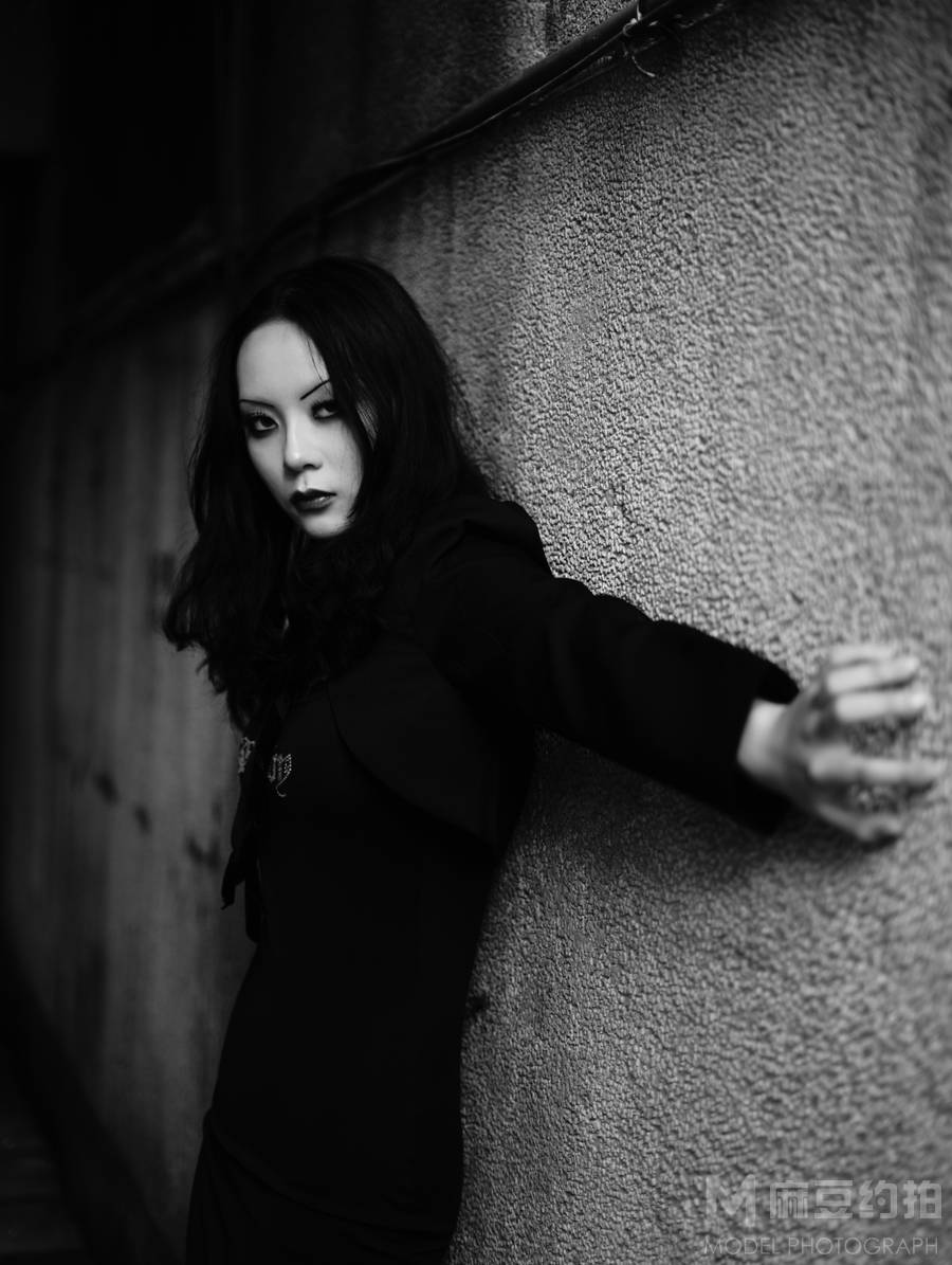 黑白模特