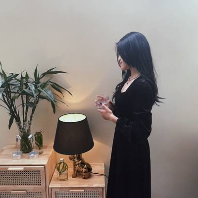 黑白模特