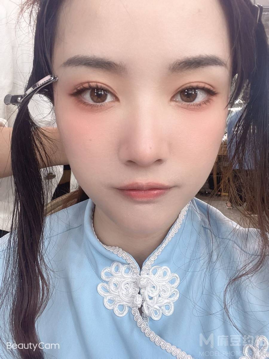 妆容模特