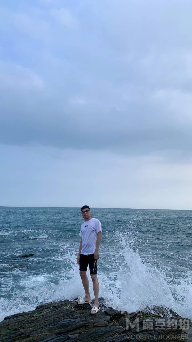 黑白模特