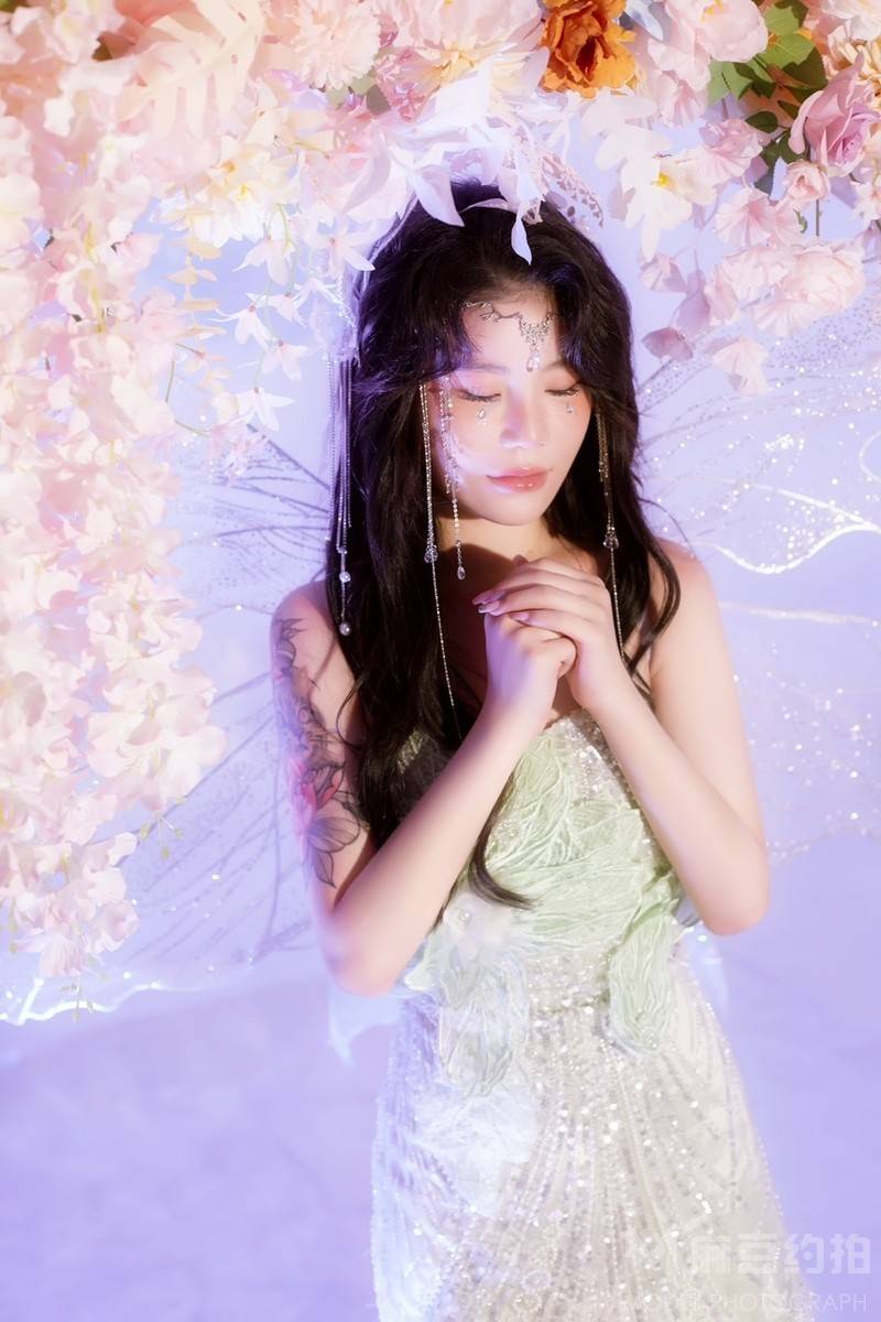 妆容模特