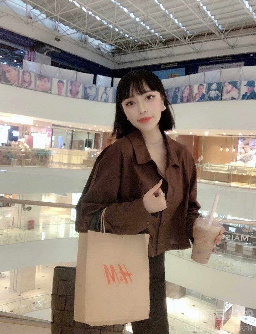 情绪模特