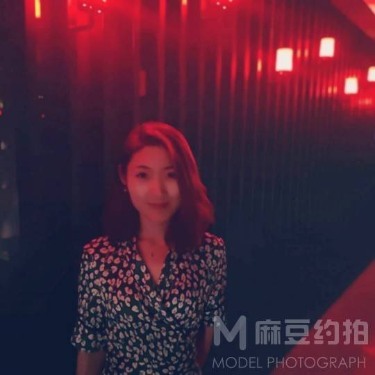 黑白模特