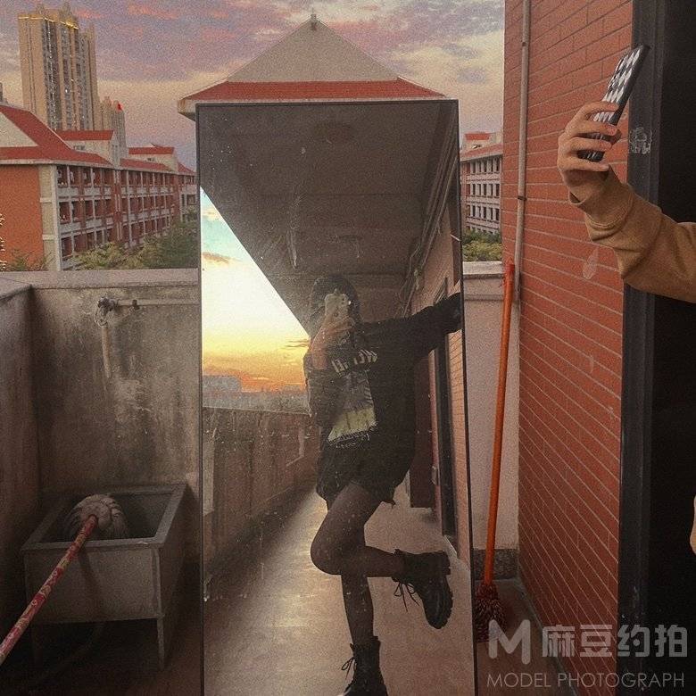 校园模特