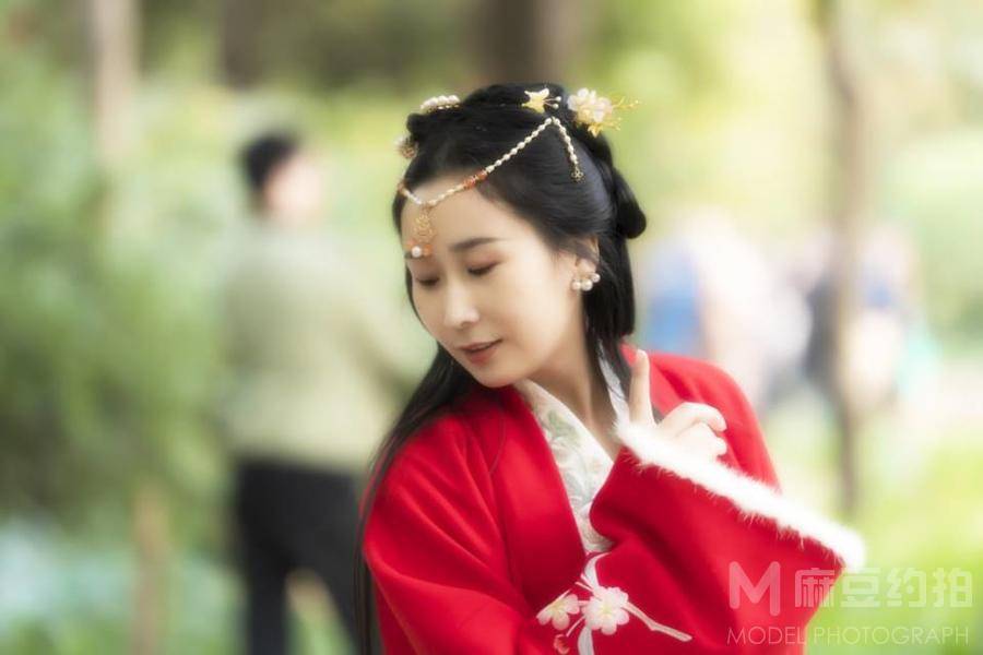 汉服模特
