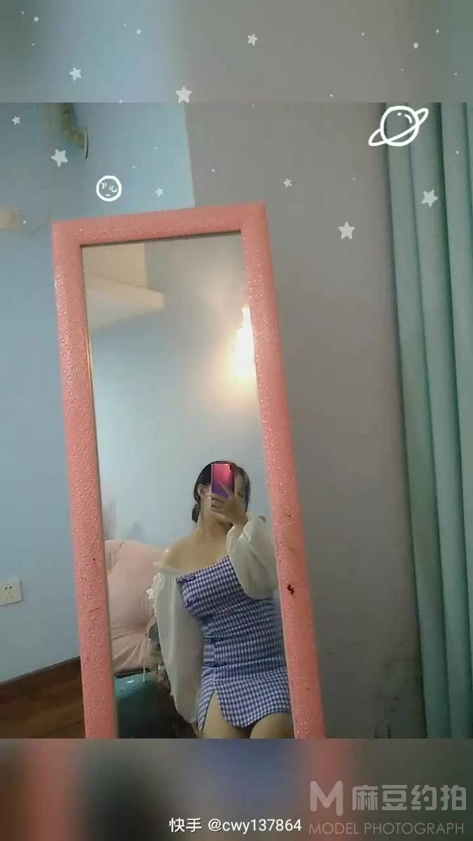 宝丽来模特
