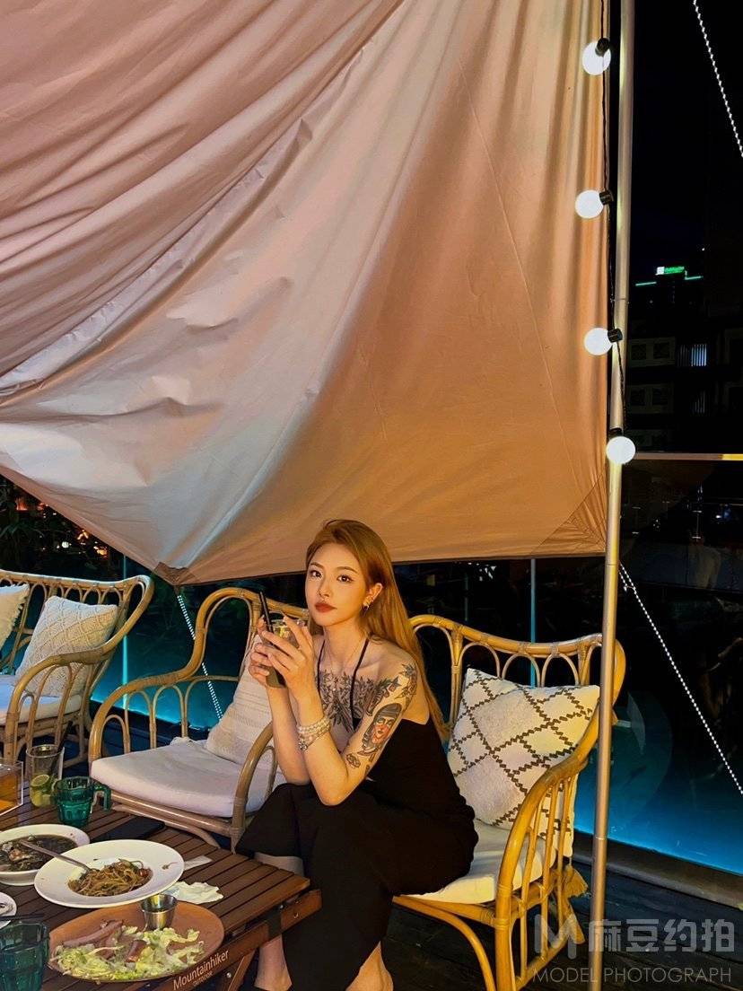 夜景模特