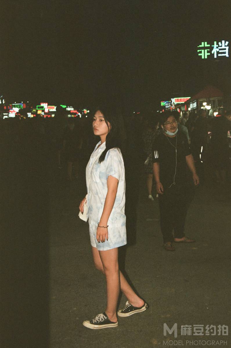 胶片模特
