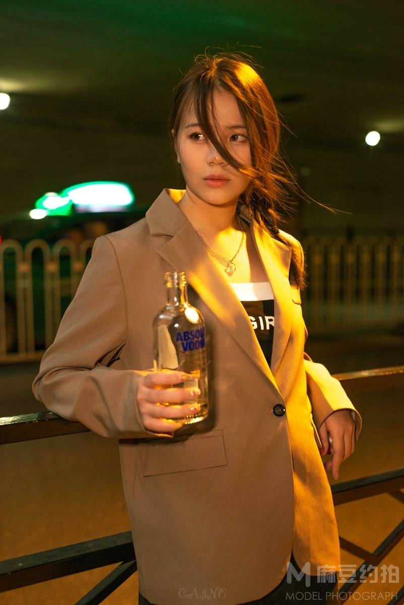 情绪模特