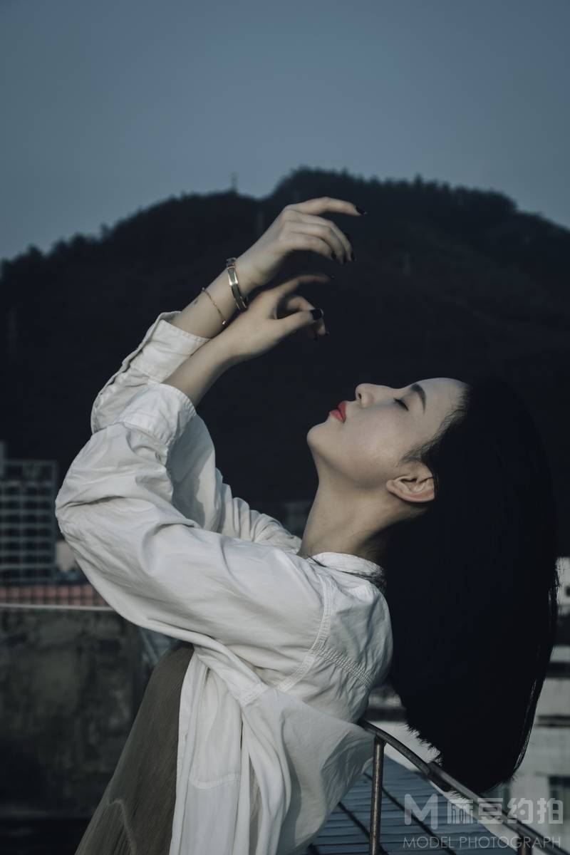 情绪模特