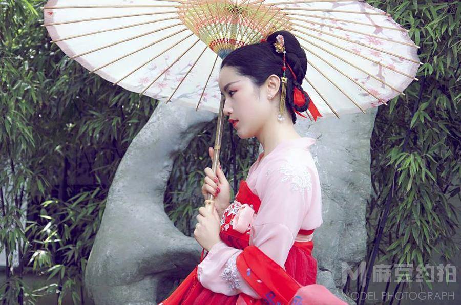 汉服模特