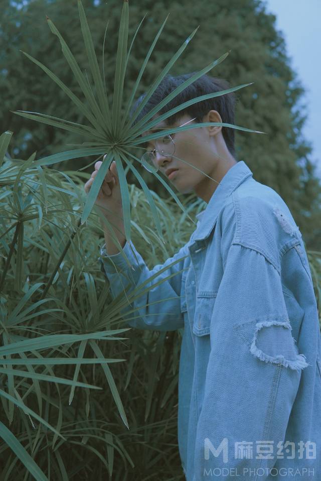 情绪模特