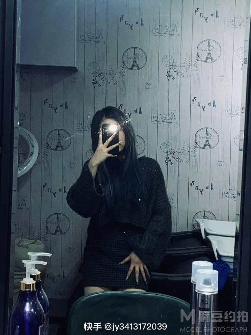 黑白模特