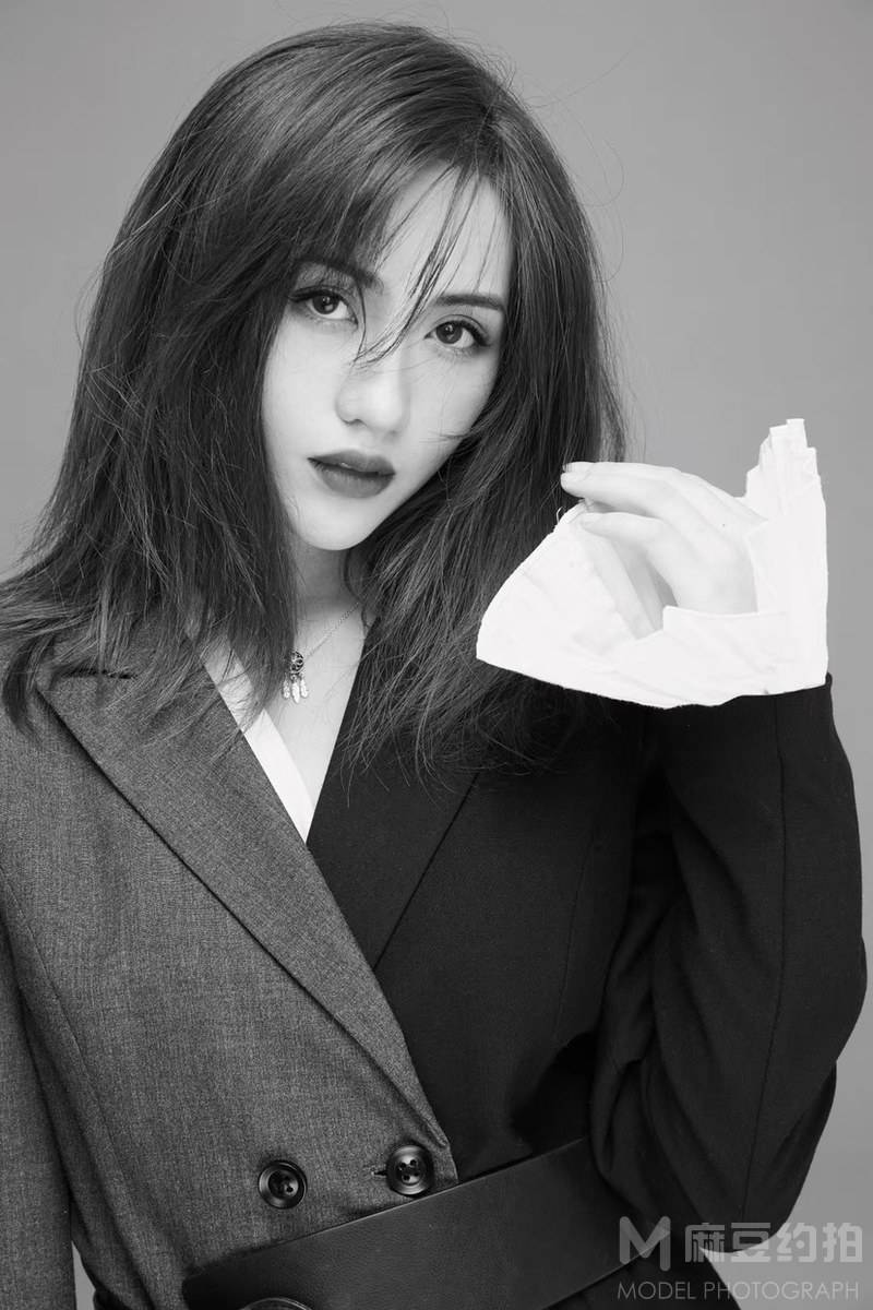 黑白模特