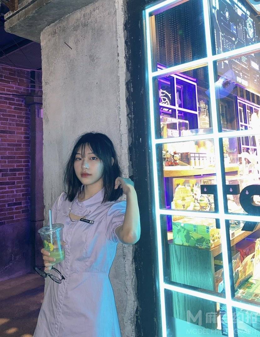清新模特