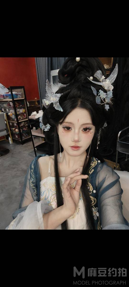 妆容模特