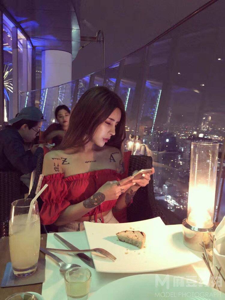 暗黑模特