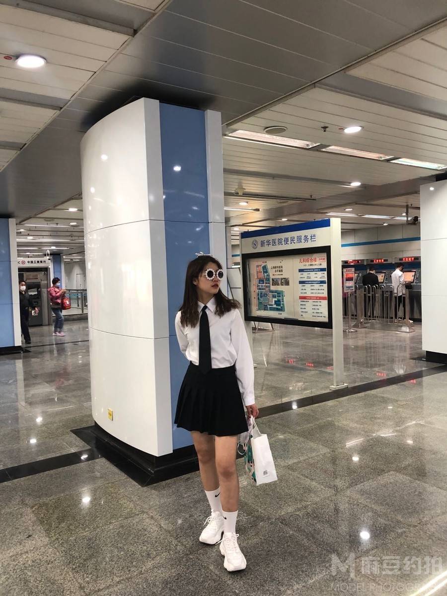 校园模特