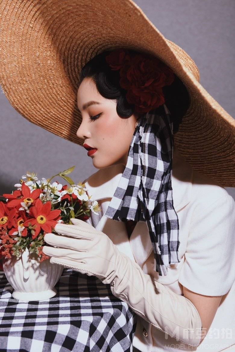 黑白模特
