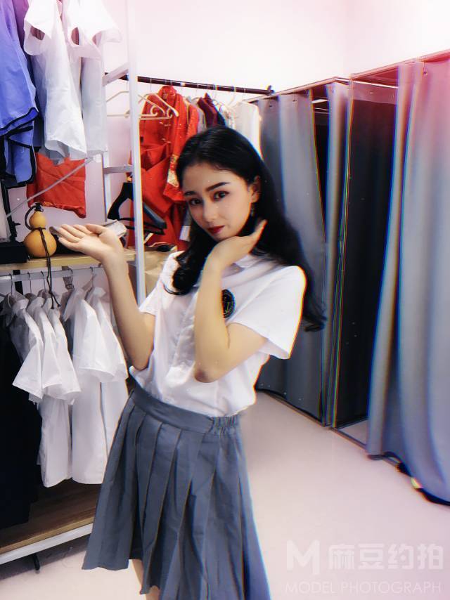情绪模特