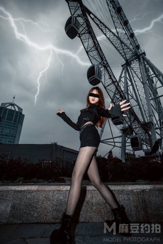 黑白模特