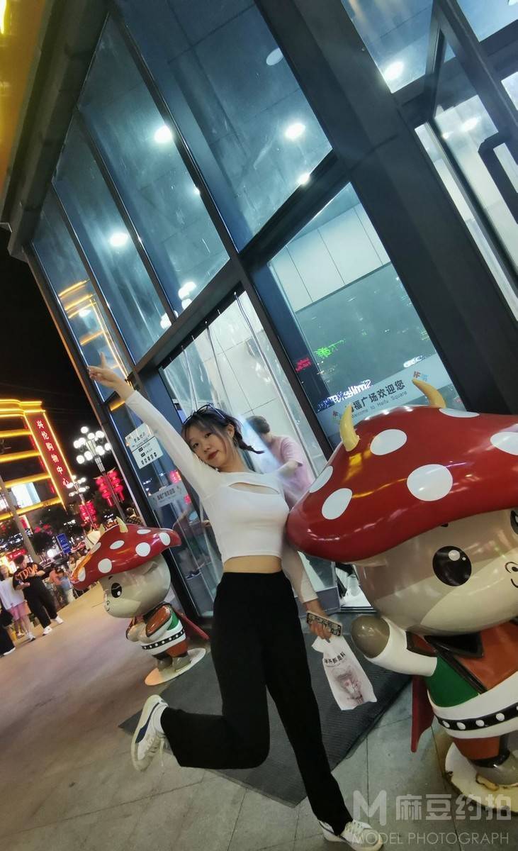 校园模特