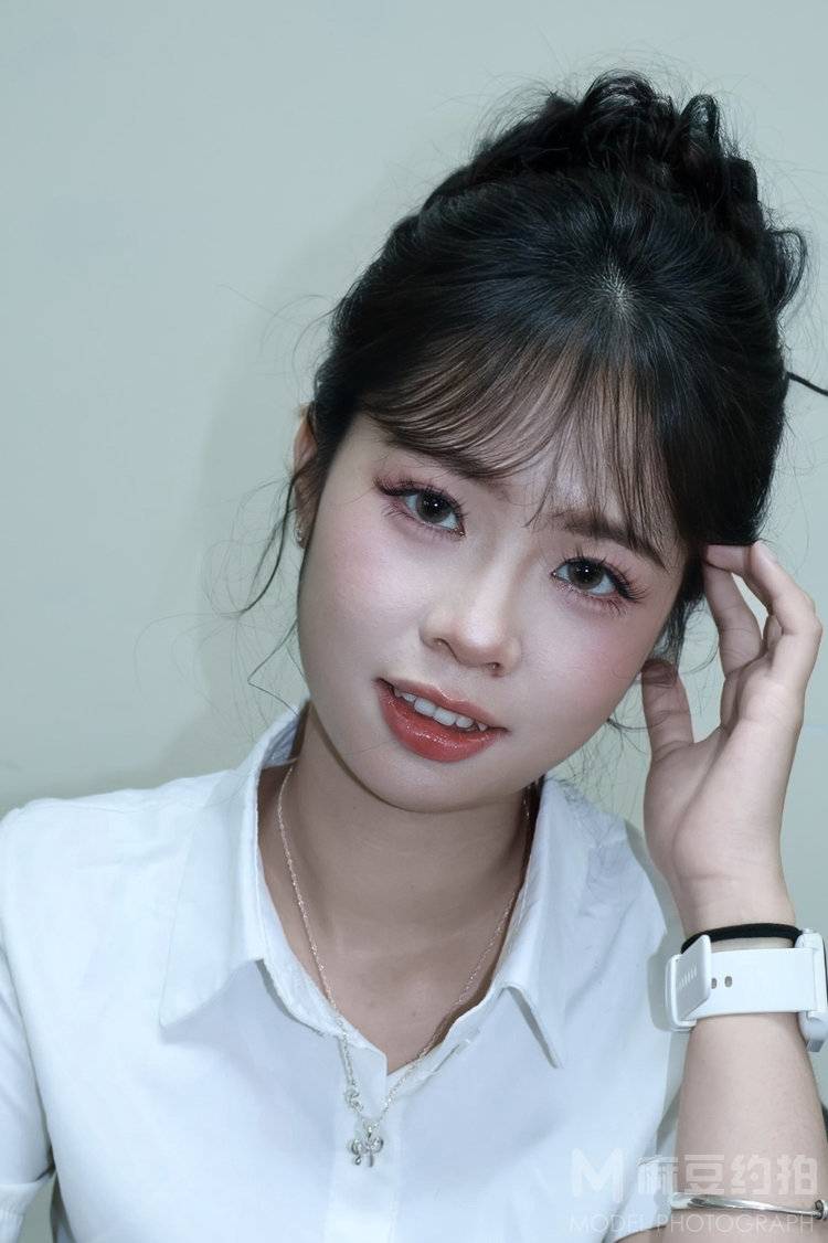 妆容模特