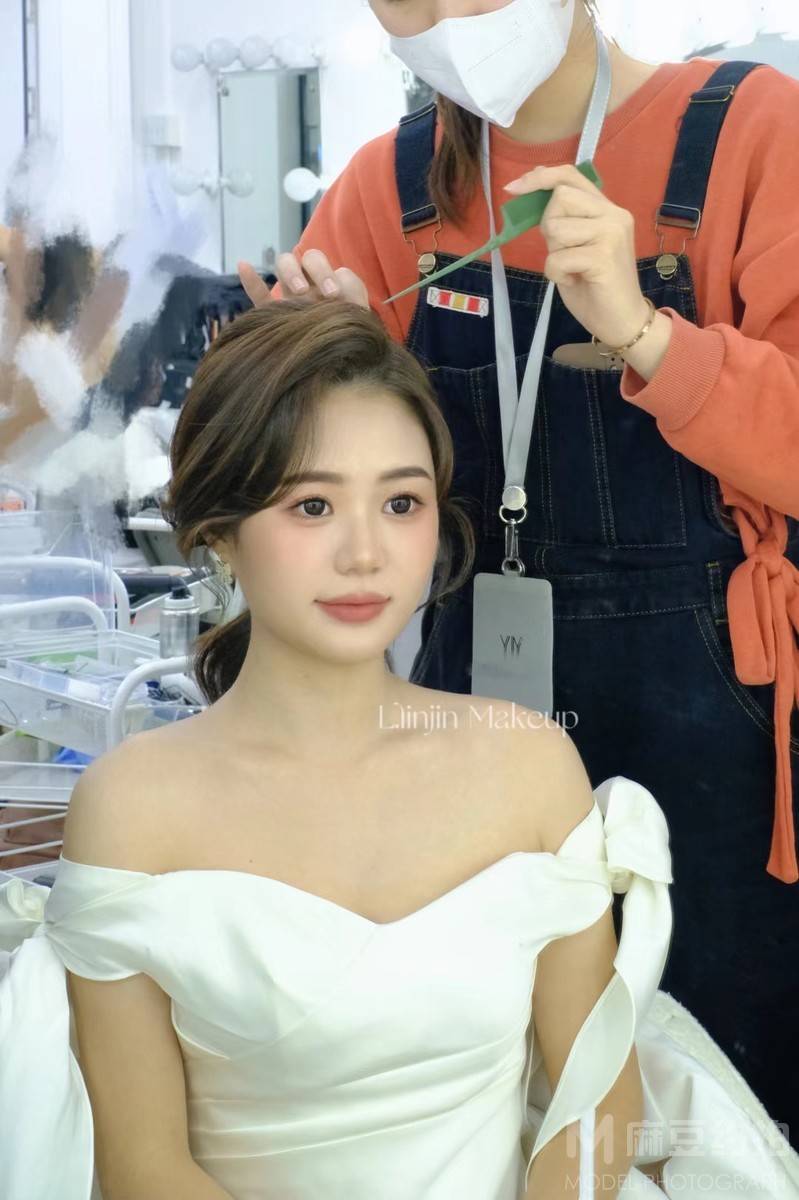 妆容模特
