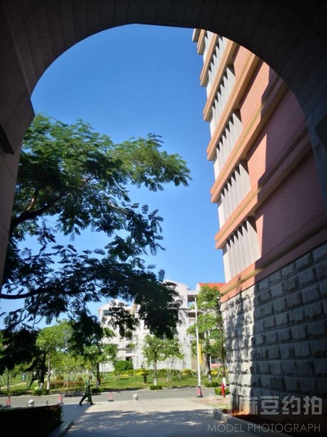 校园模特