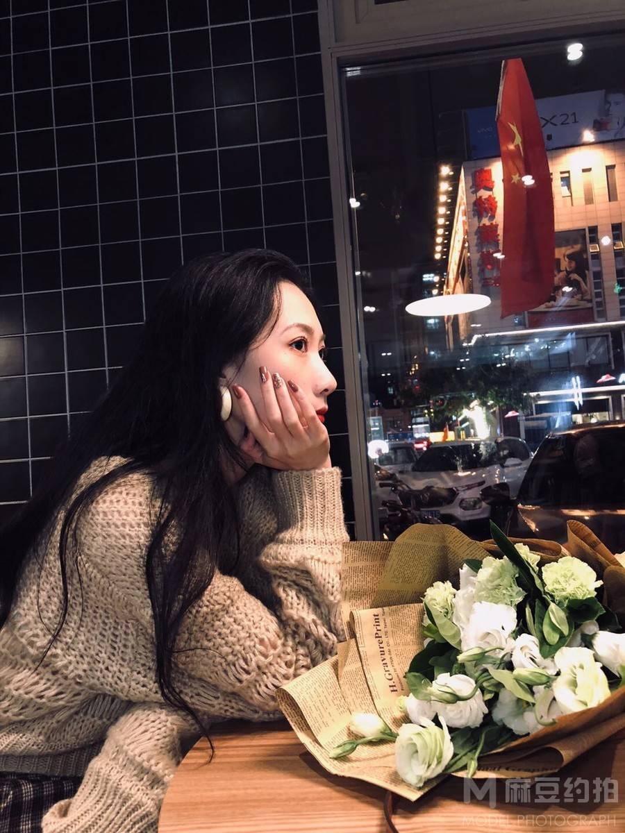 情绪模特