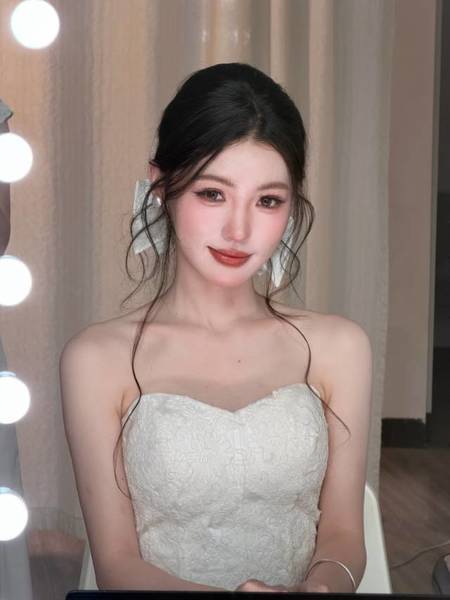 妆容模特