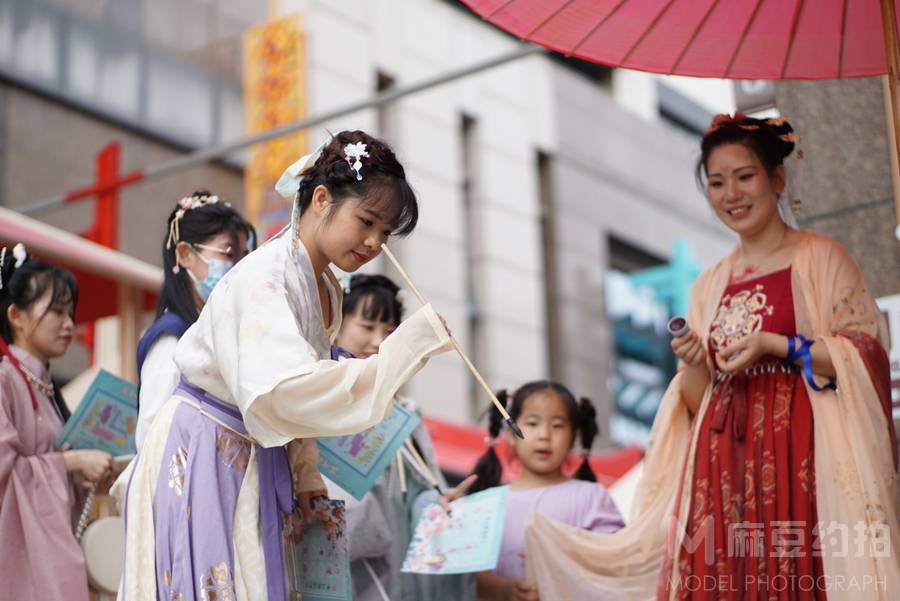 汉服模特