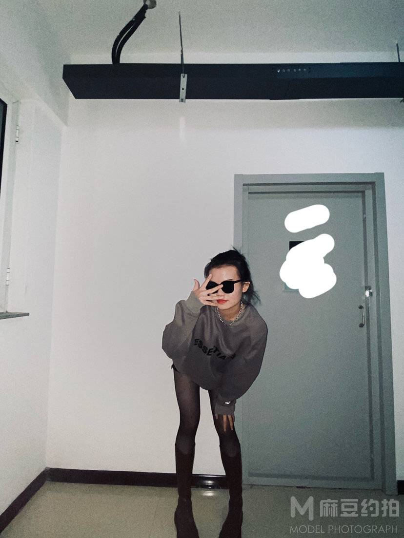 黑白模特