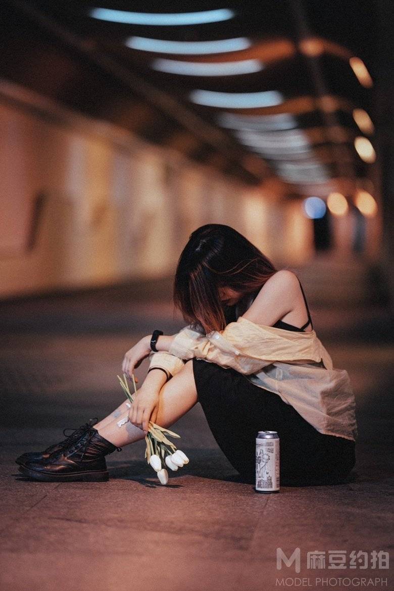 情绪模特
