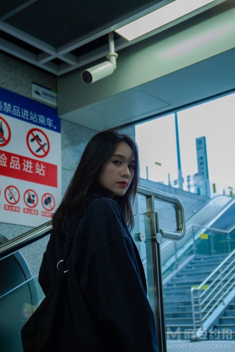 情绪模特