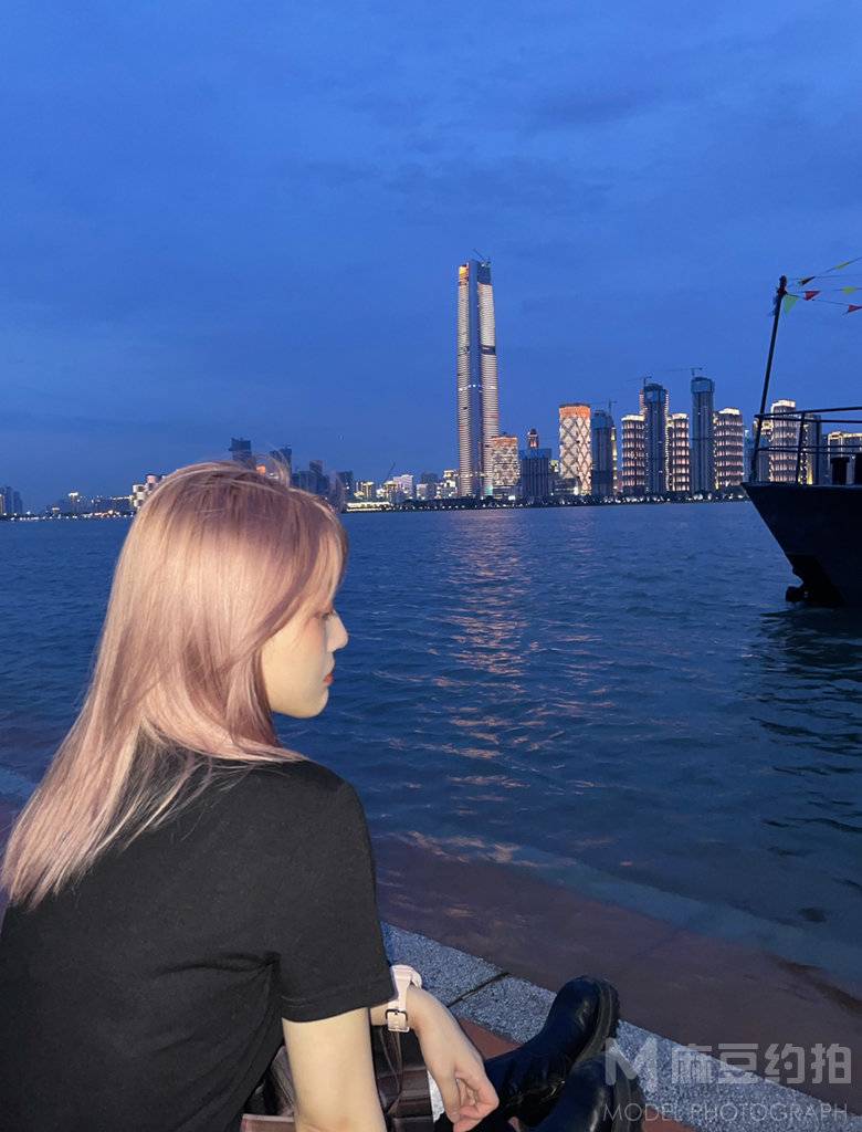 夜景模特