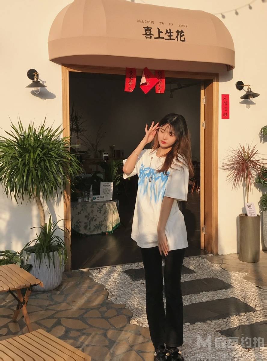 校园模特